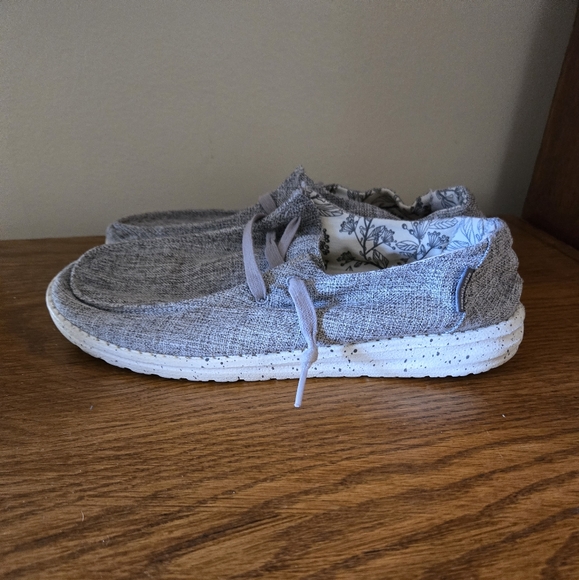 Women's Hey Dude grey Wendy shoes size 8 in very good condition - Picture 5 of 9